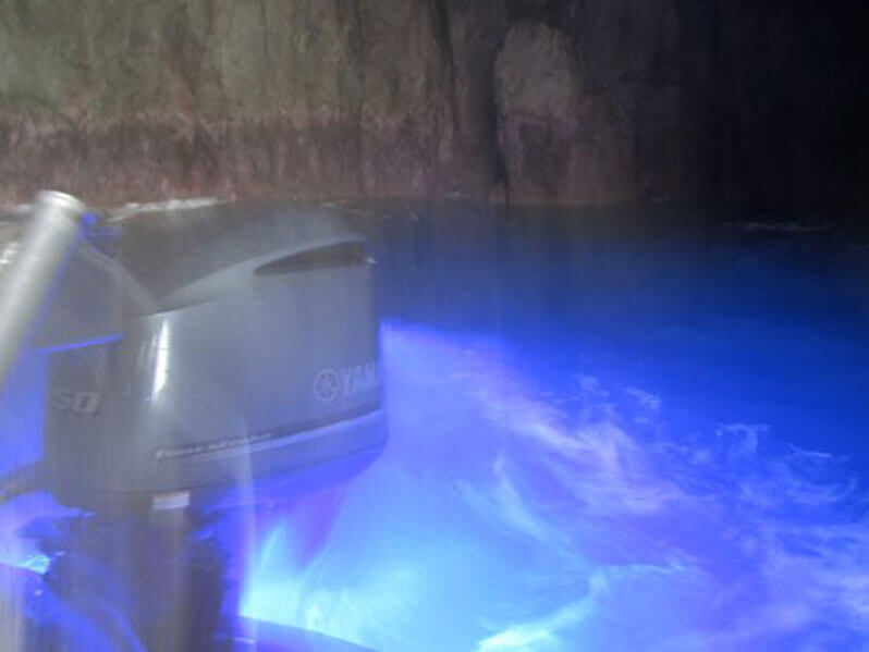 yamaha motor with blue led underwater lights